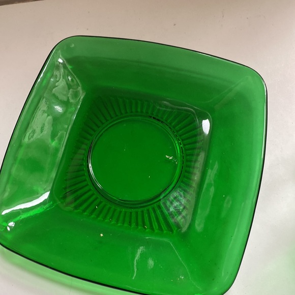 Anchor Hocking Forest Green depression glass cups and saucers (4) - Picture 3 of 7